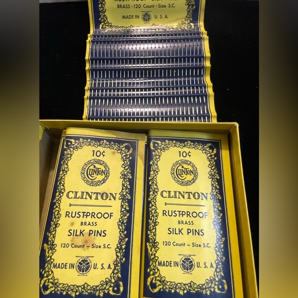 Antique Clinton Brass Silk Pins from the 1940’s! Box and the individual papers! - Picture 7 of 11